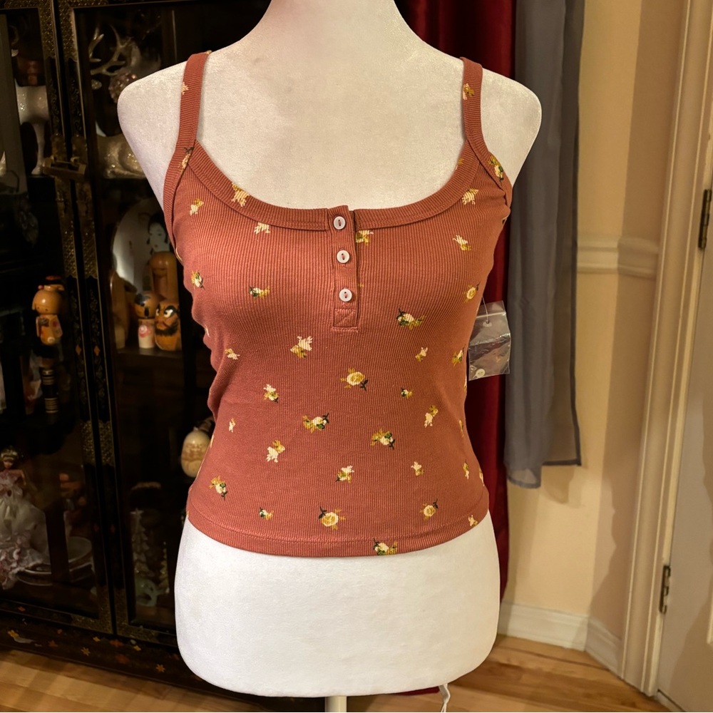 SO Floral Cropped Tank Top